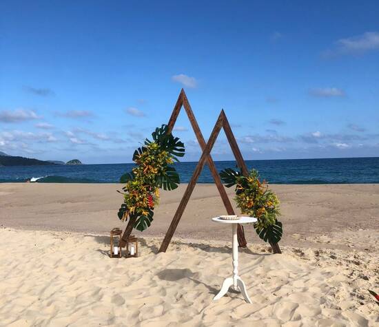 Mini wedding tema tropical