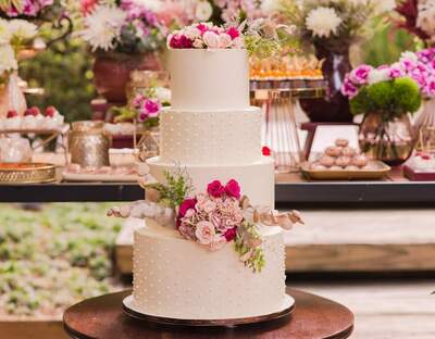 110 fotos de bolo com flores para encantar a sua próxima festa