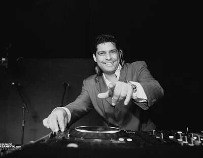DJ Mauricio Lobato